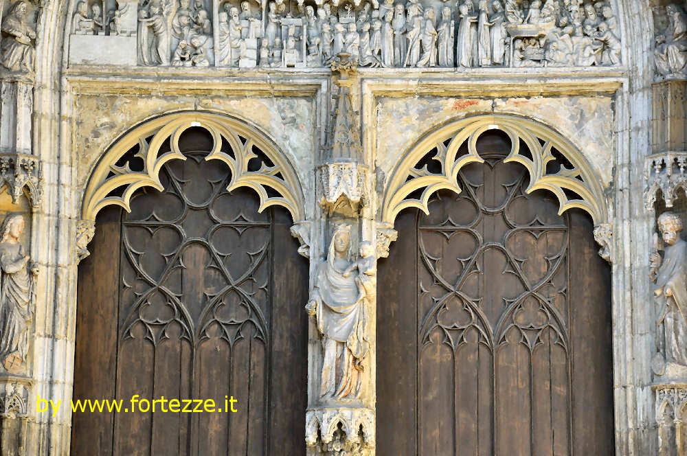la porta sud del Duomo di Augsburg